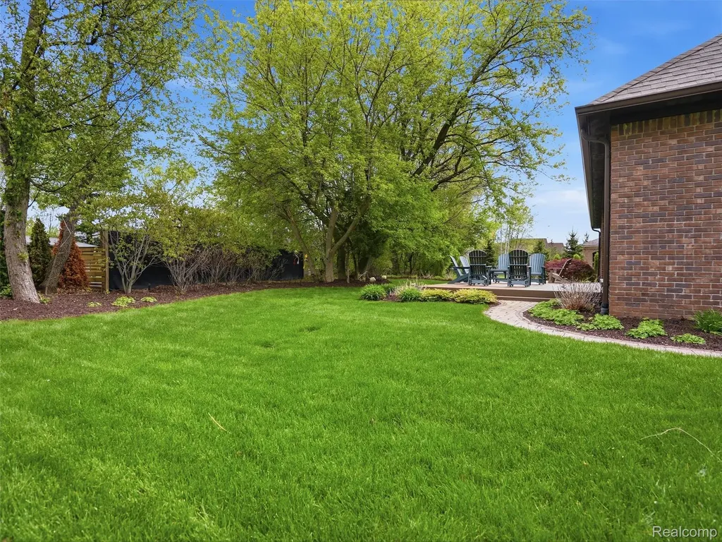 3513 Pointe Shore Drive Brighton Township MI 48114