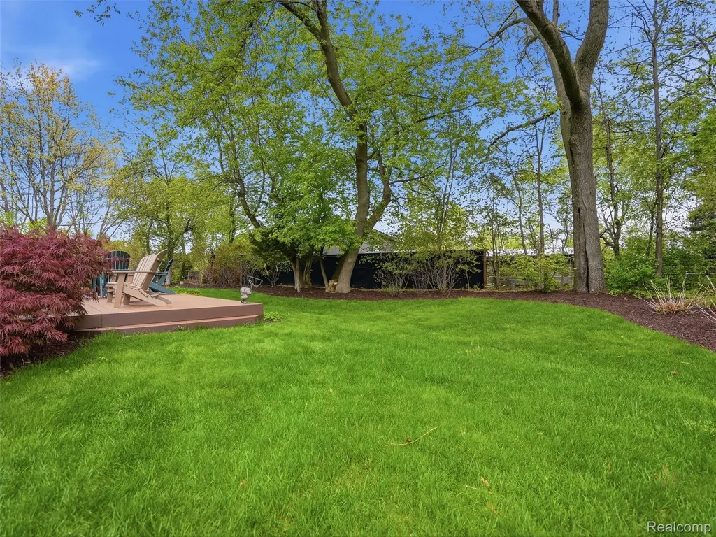 3513 Pointe Shore Drive Brighton Township MI 48114