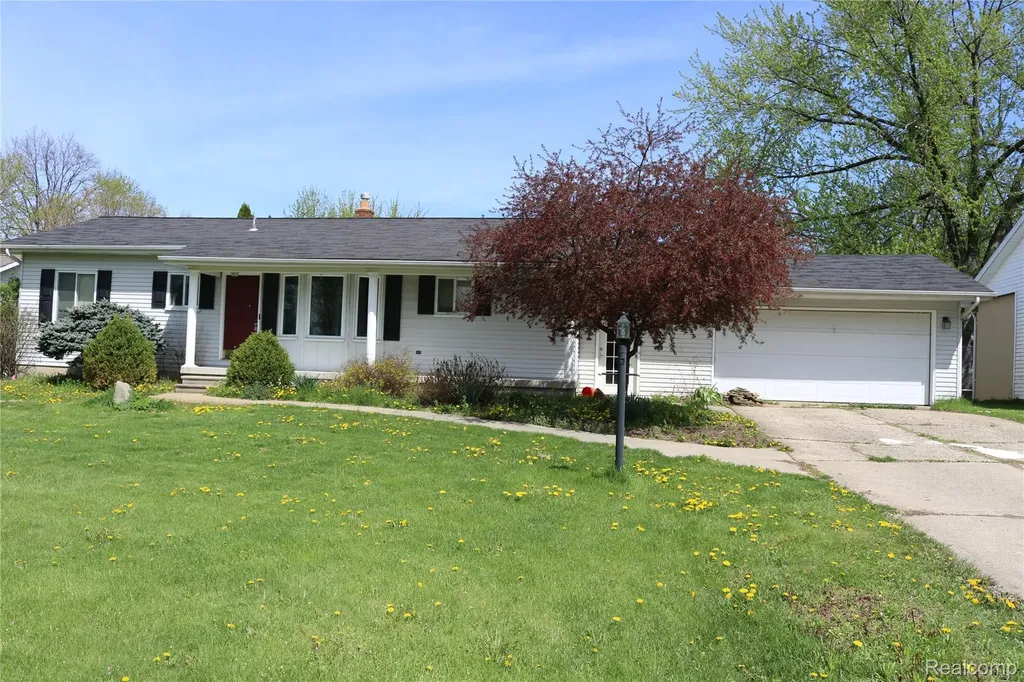 1073 Sarah Street Grand Blanc Charter Township MI 48439