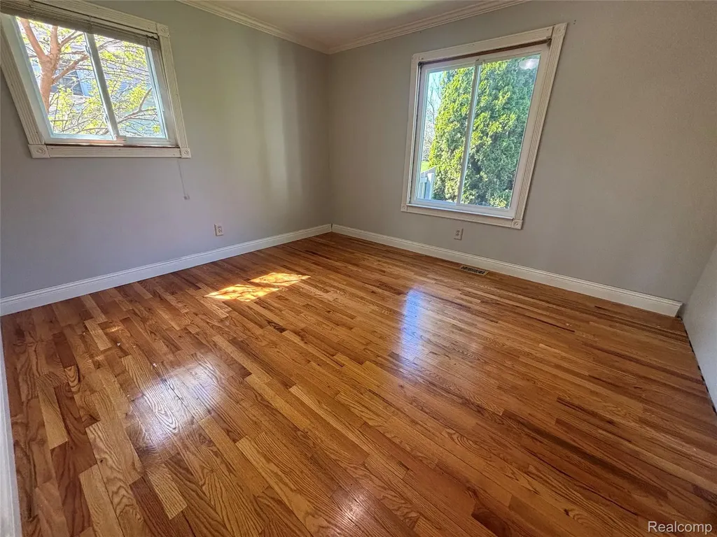 1073 Sarah Street Grand Blanc Charter Township MI 48439