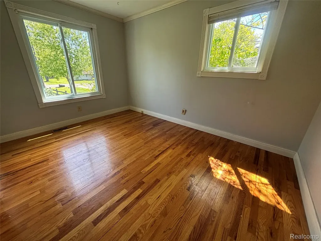 1073 Sarah Street Grand Blanc Charter Township MI 48439