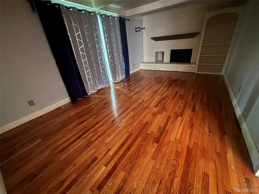 1073 Sarah Street Grand Blanc Charter Township MI 48439