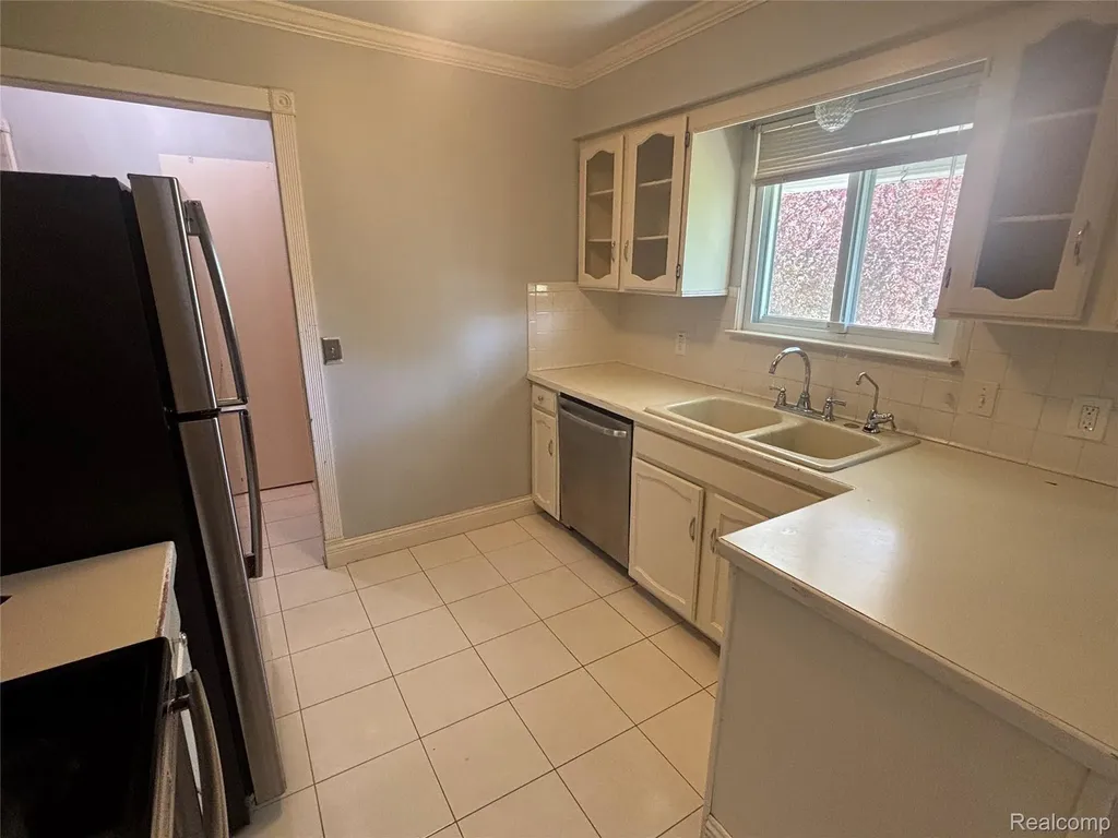 1073 Sarah Street Grand Blanc Charter Township MI 48439