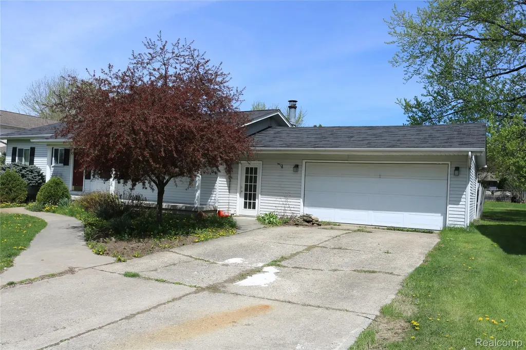 1073 Sarah Street Grand Blanc Charter Township MI 48439