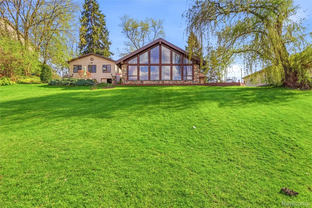 16280 Softwater Lake Drive Linden City MI 48451