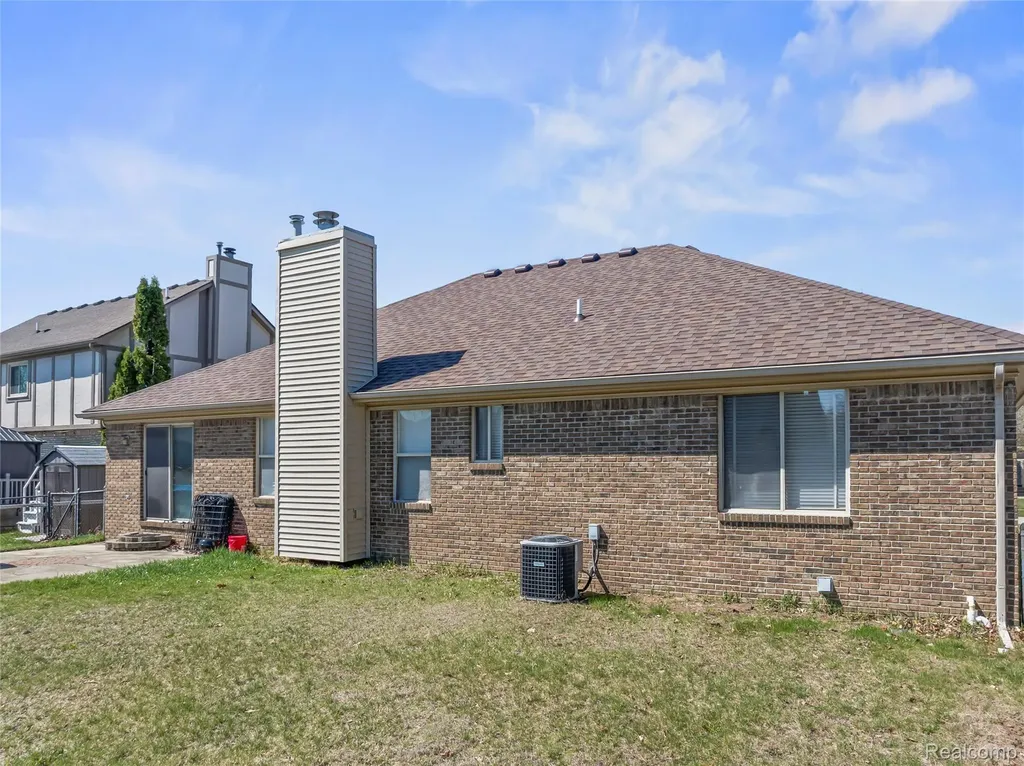 50108 Buccaneer Drive Macomb Township MI 48044
