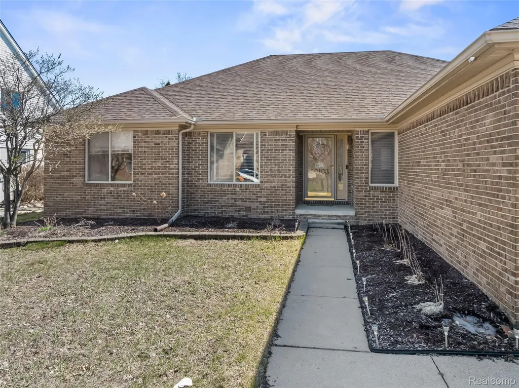 50108 Buccaneer Drive Macomb Township MI 48044