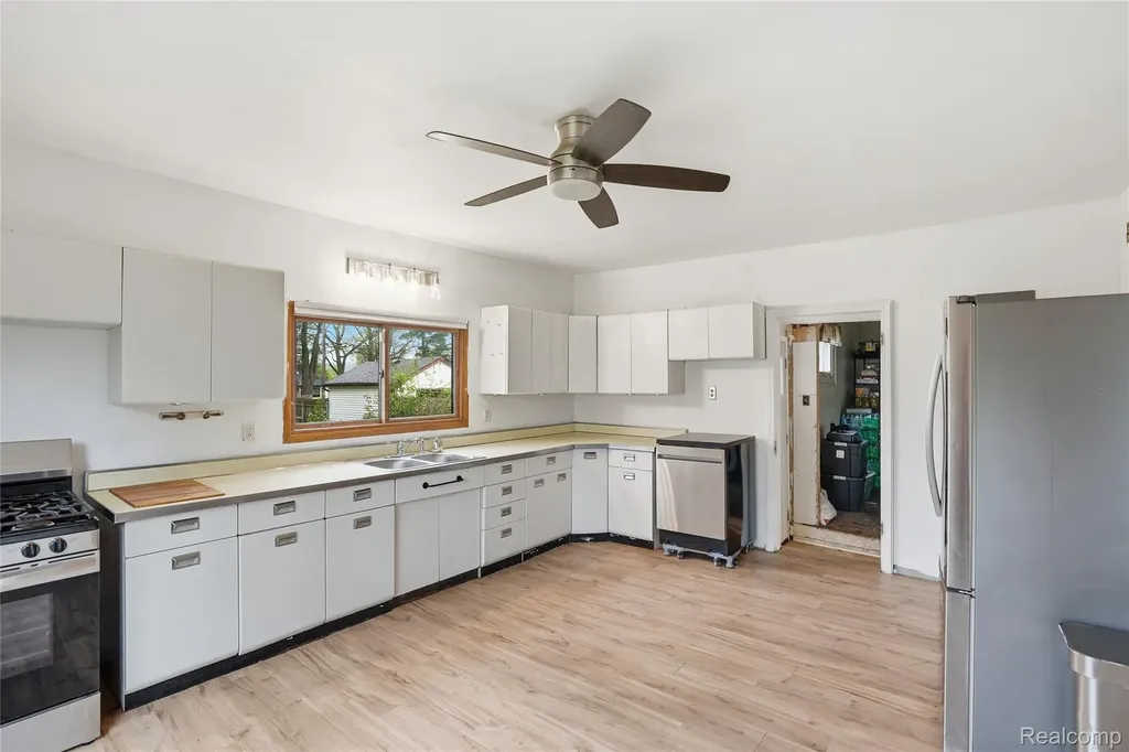 6339 Denton Road Van Buren Charter Township MI 48111