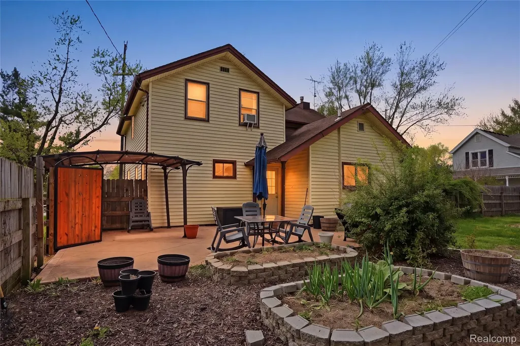 6339 Denton Road Van Buren Charter Township MI 48111