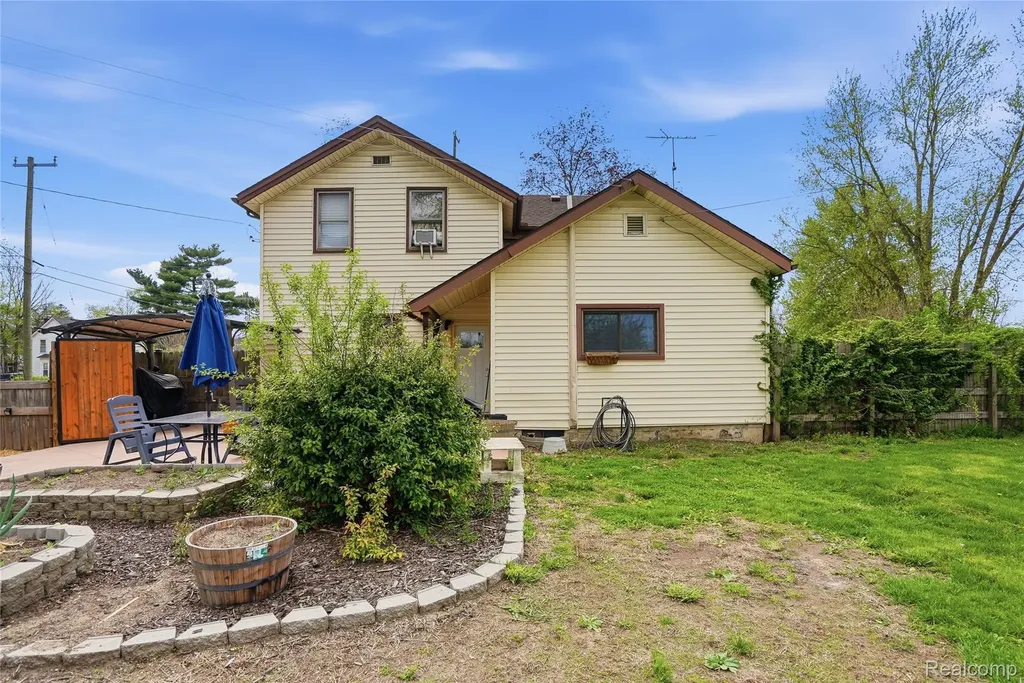 6339 Denton Road Van Buren Charter Township MI 48111