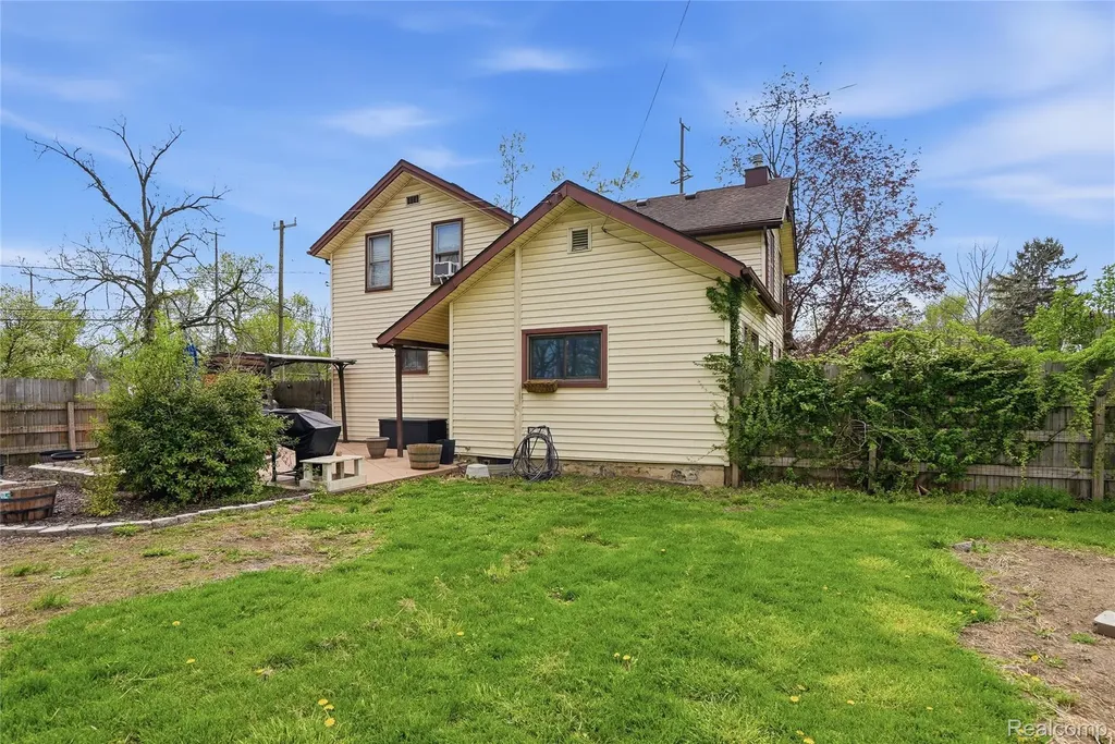 6339 Denton Road Van Buren Charter Township MI 48111