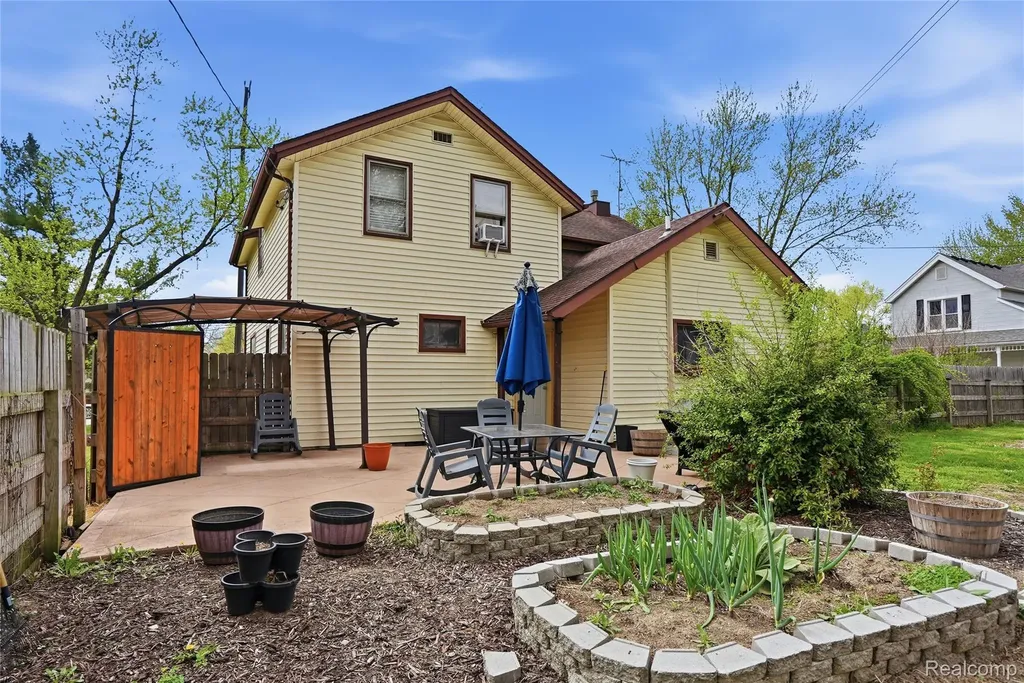6339 Denton Road Van Buren Charter Township MI 48111