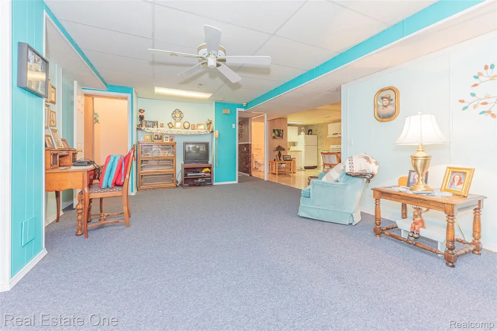 754 Challenging Trail South Lyon City MI 48178