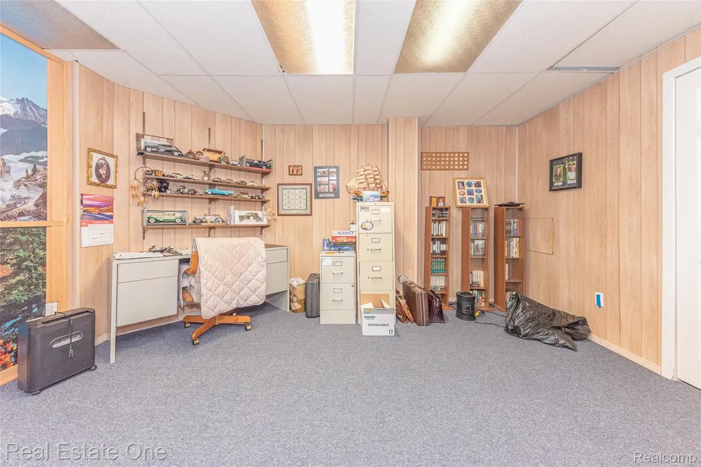754 Challenging Trail South Lyon City MI 48178
