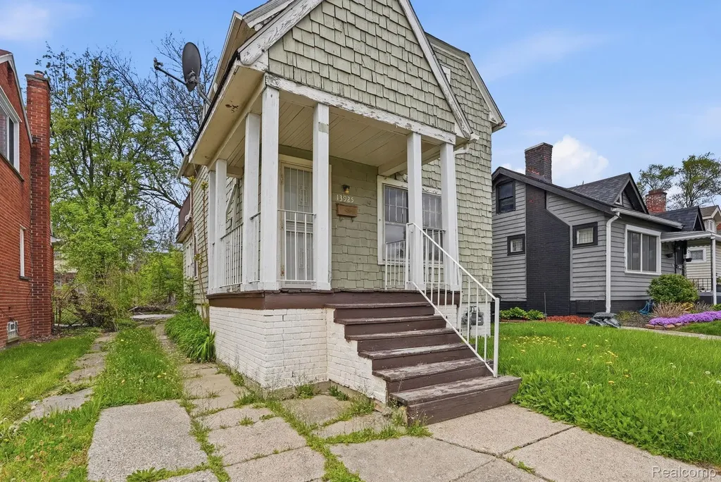 13925 Cherrylawn Street Detroit City MI 48238