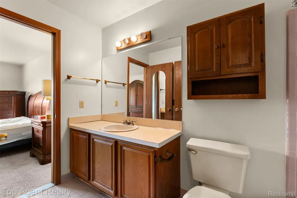 42618 Cassin Way Clinton Charter Township MI 48038