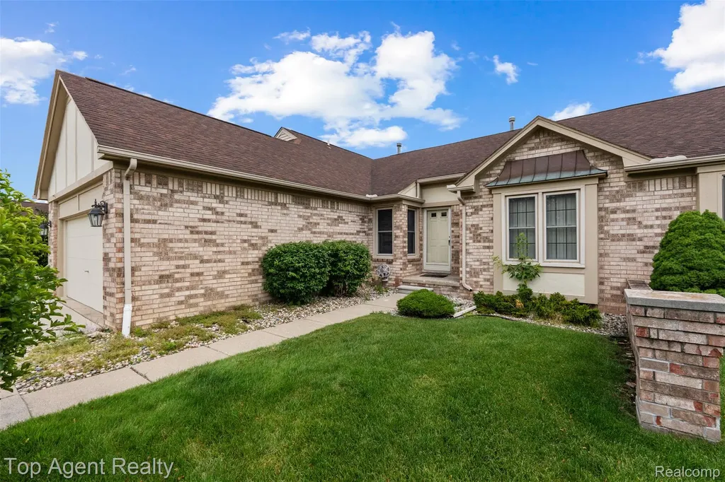 42618 Cassin Way Clinton Charter Township MI 48038