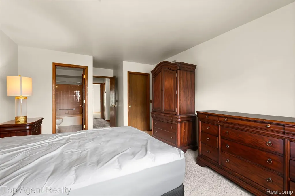 42618 Cassin Way Clinton Charter Township MI 48038