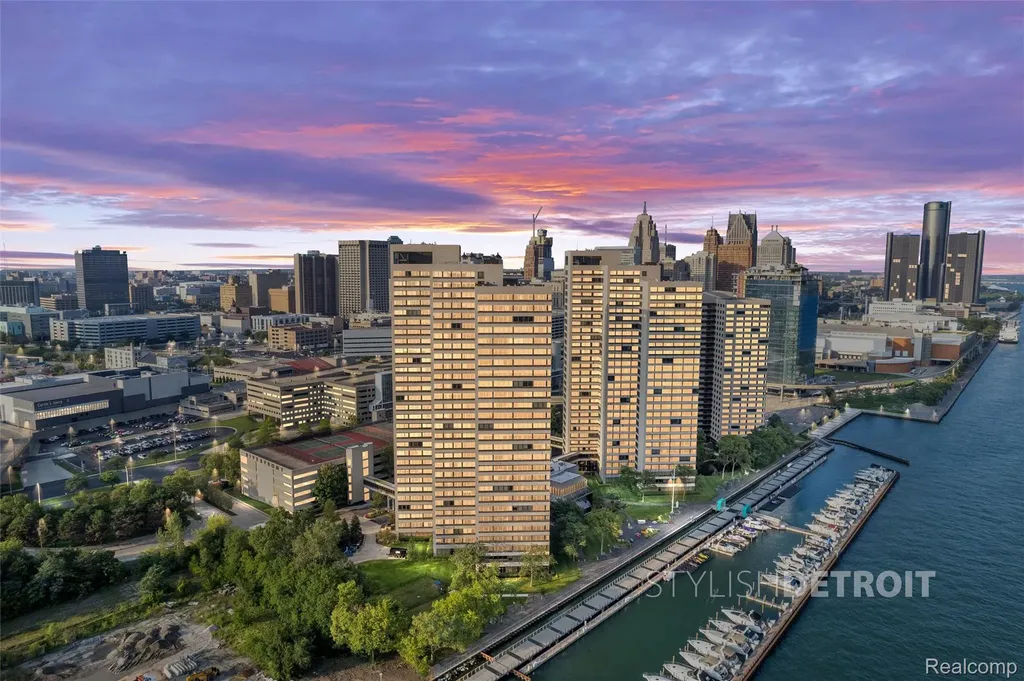 1001 W Jefferson Detroit City MI 48226