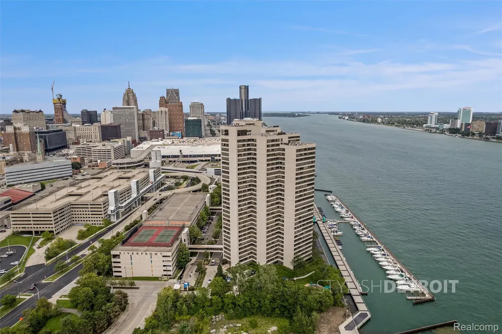 1001 W Jefferson Detroit City MI 48226