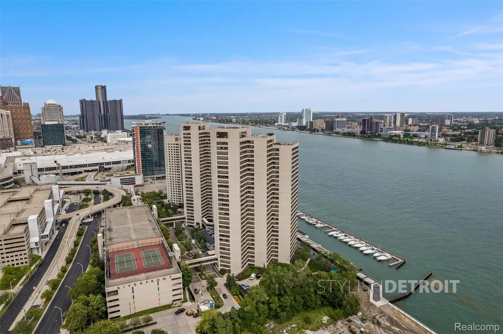 1001 W Jefferson Detroit City MI 48226