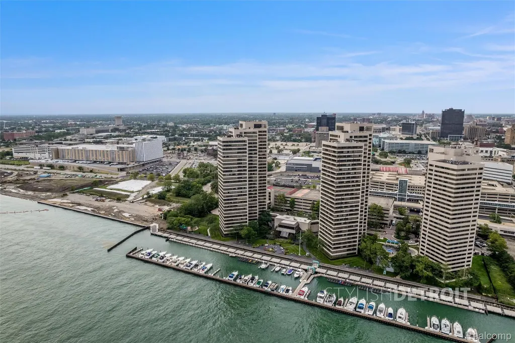 1001 W Jefferson Detroit City MI 48226