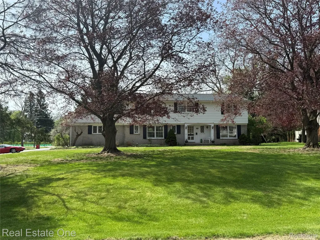 26023 Meadow Drive Franklin Village MI 48025