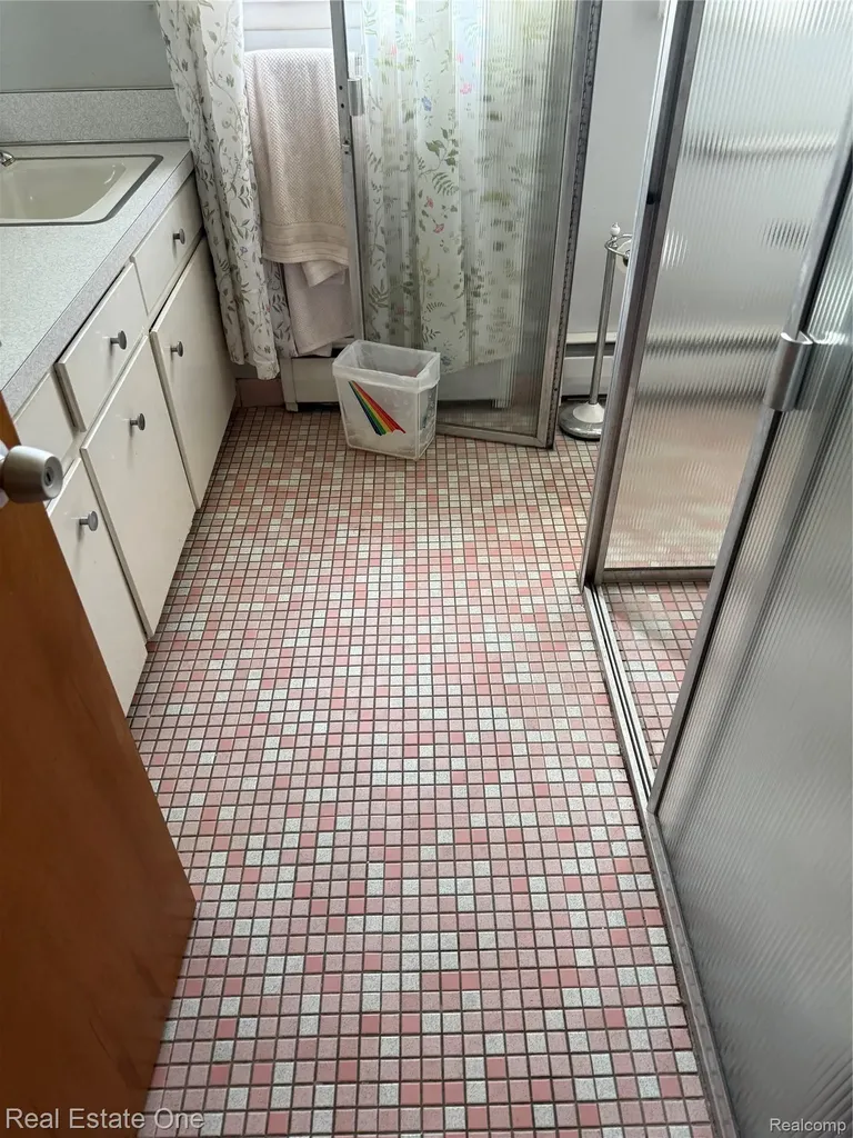26023 Meadow Drive Franklin Village MI 48025
