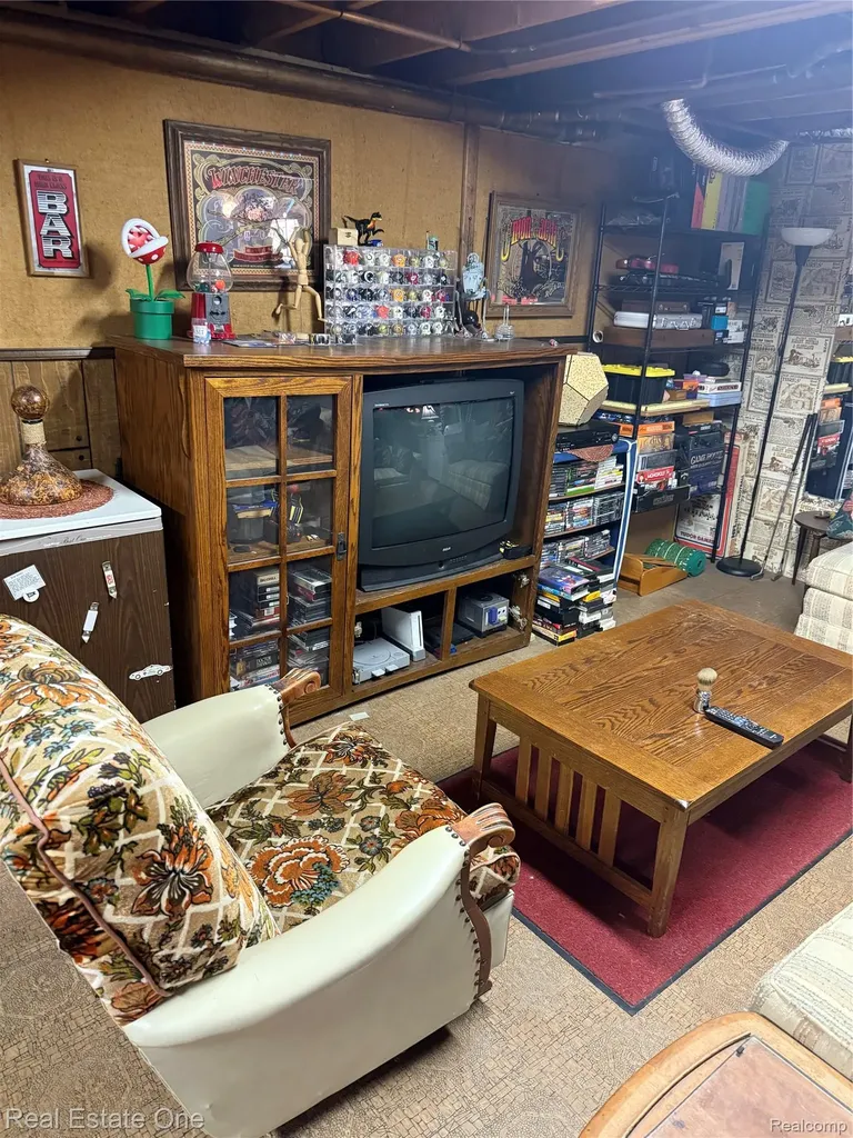 26023 Meadow Drive Franklin Village MI 48025