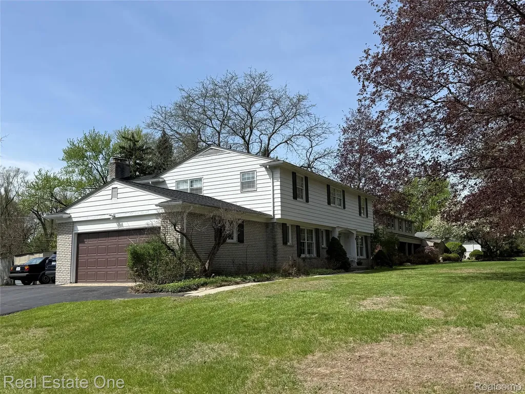 26023 Meadow Drive Franklin Village MI 48025