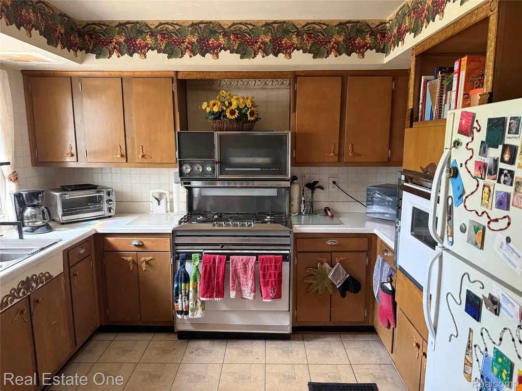 26023 Meadow Drive Franklin Village MI 48025