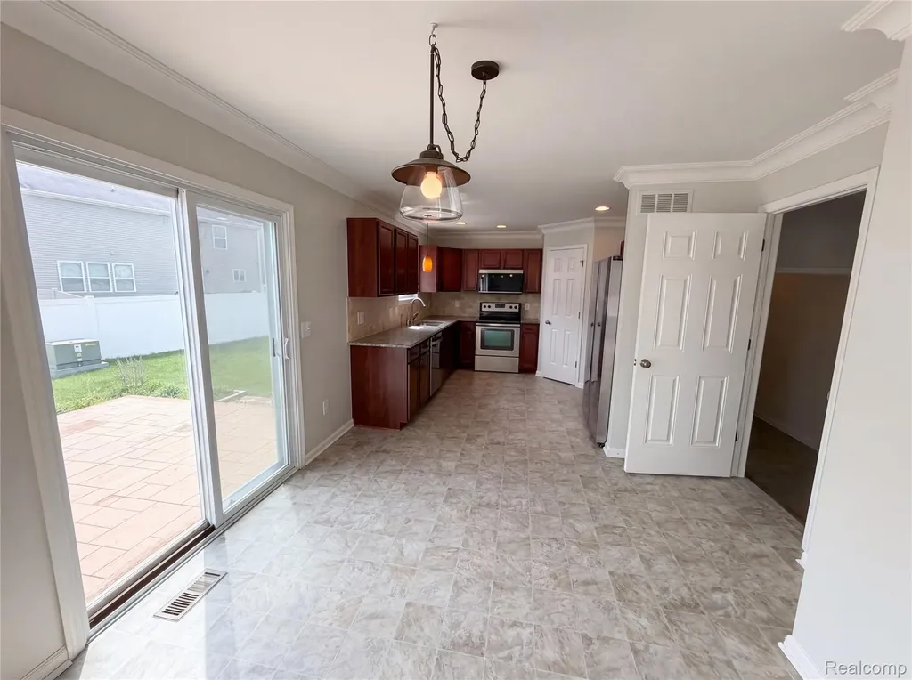42824 Greystone Drive Sterling Heights City MI 48313