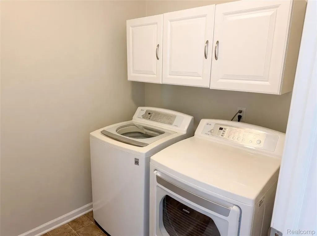 42824 Greystone Drive Sterling Heights City MI 48313