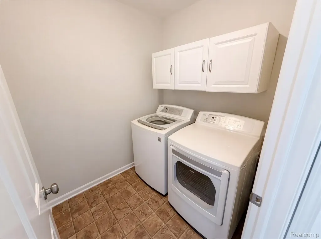 42824 Greystone Drive Sterling Heights City MI 48313