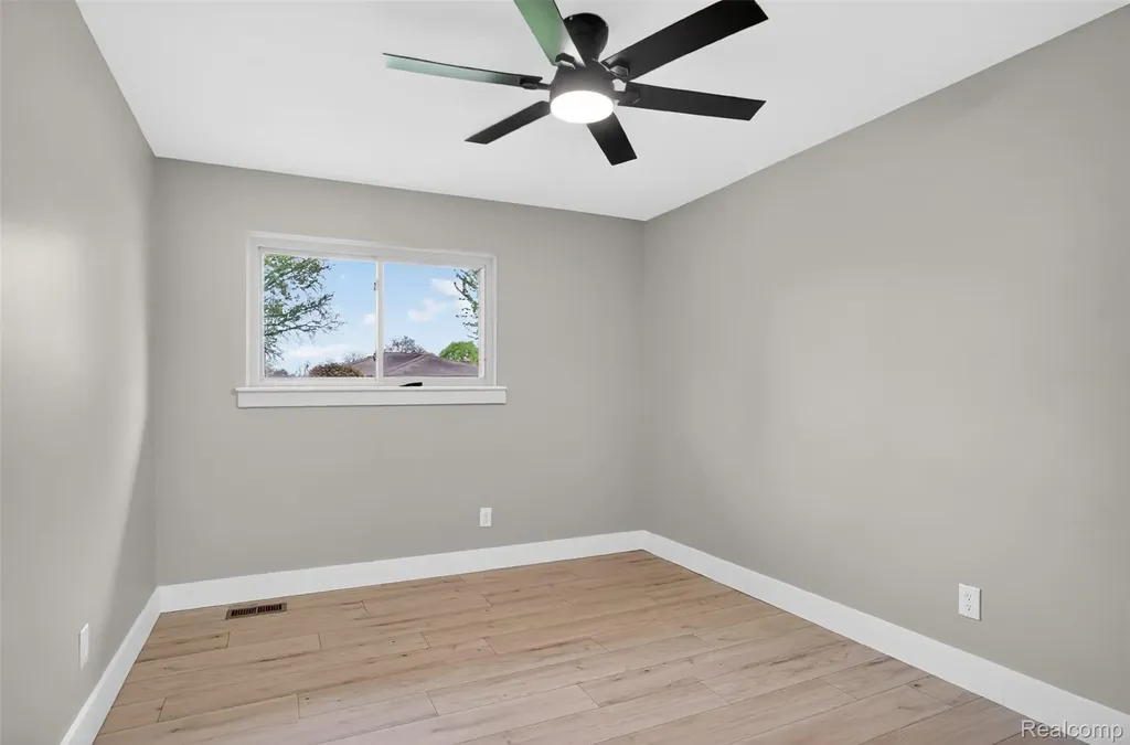 41851 Vanderbilt Drive Sterling Heights City MI 48313