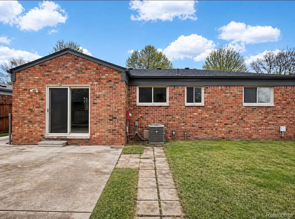 41851 Vanderbilt Drive Sterling Heights City MI 48313