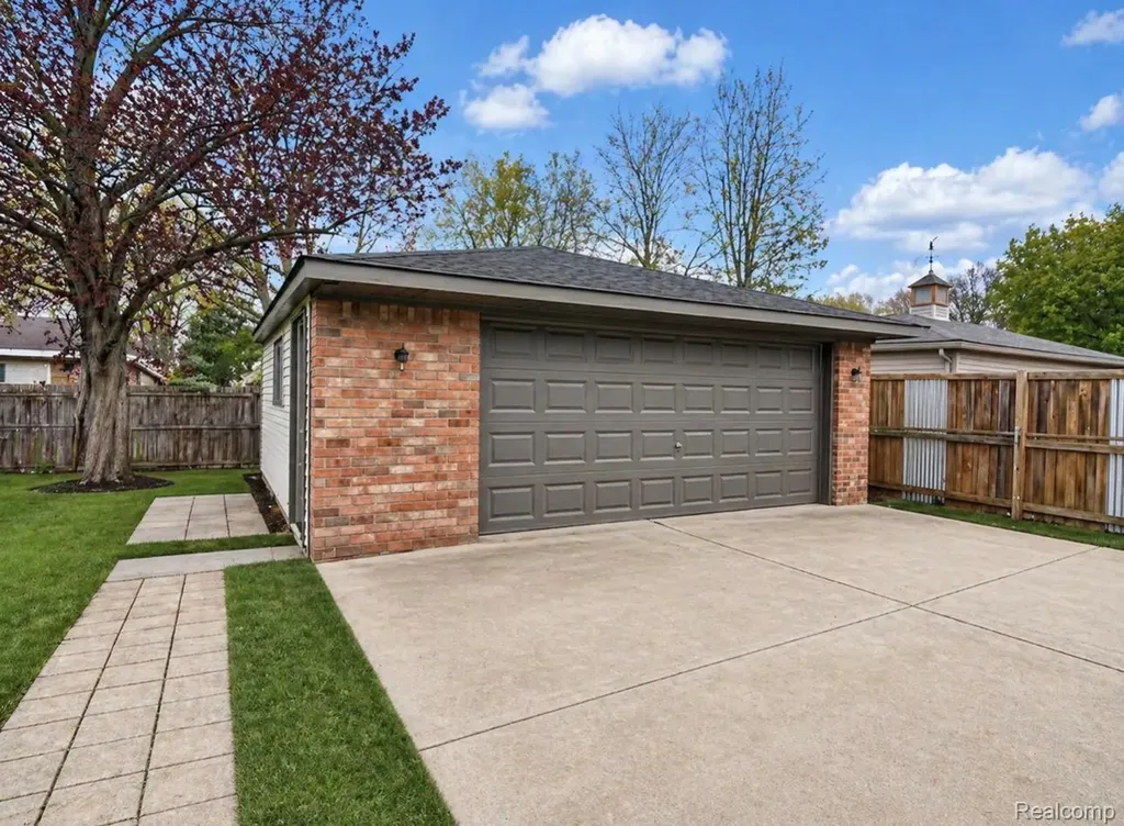 41851 Vanderbilt Drive Sterling Heights City MI 48313