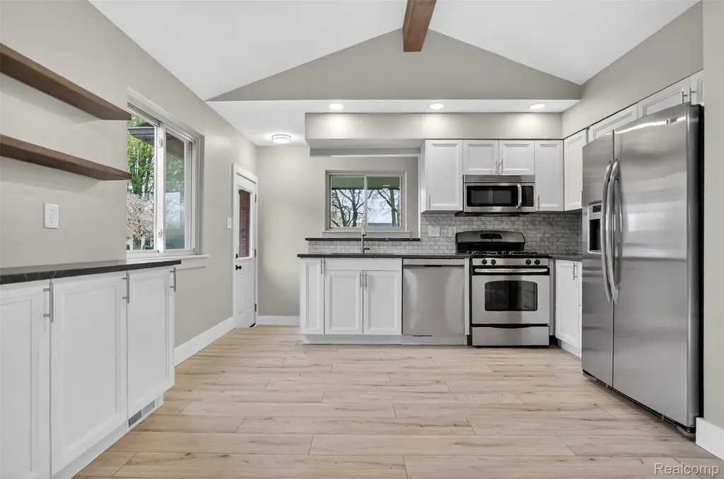 41851 Vanderbilt Drive Sterling Heights City MI 48313