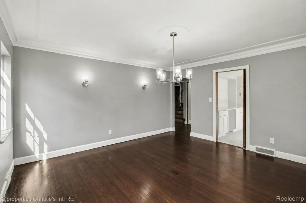 18944 Warrington Drive Detroit City MI 48221