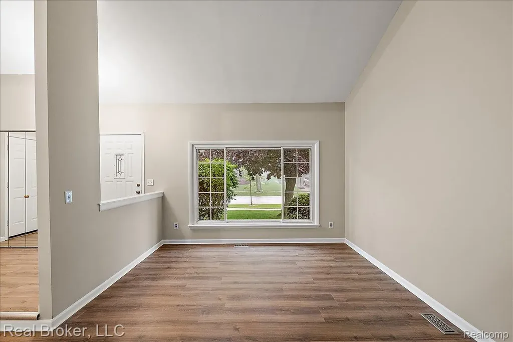 24765 Apple Crest Drive Novi City MI 48375