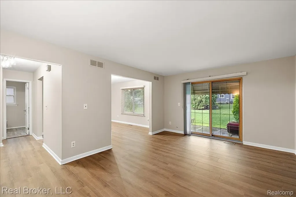 24765 Apple Crest Drive Novi City MI 48375