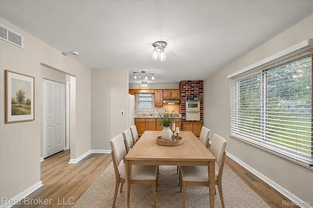 24765 Apple Crest Drive Novi City MI 48375
