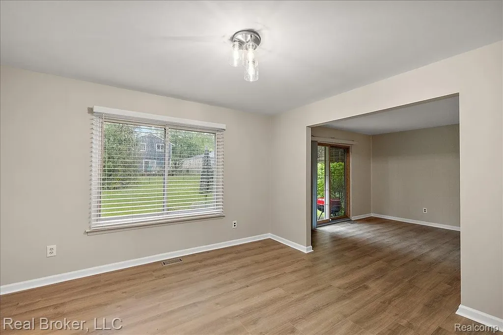 24765 Apple Crest Drive Novi City MI 48375