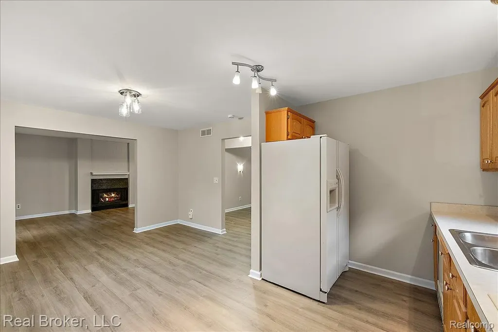 24765 Apple Crest Drive Novi City MI 48375