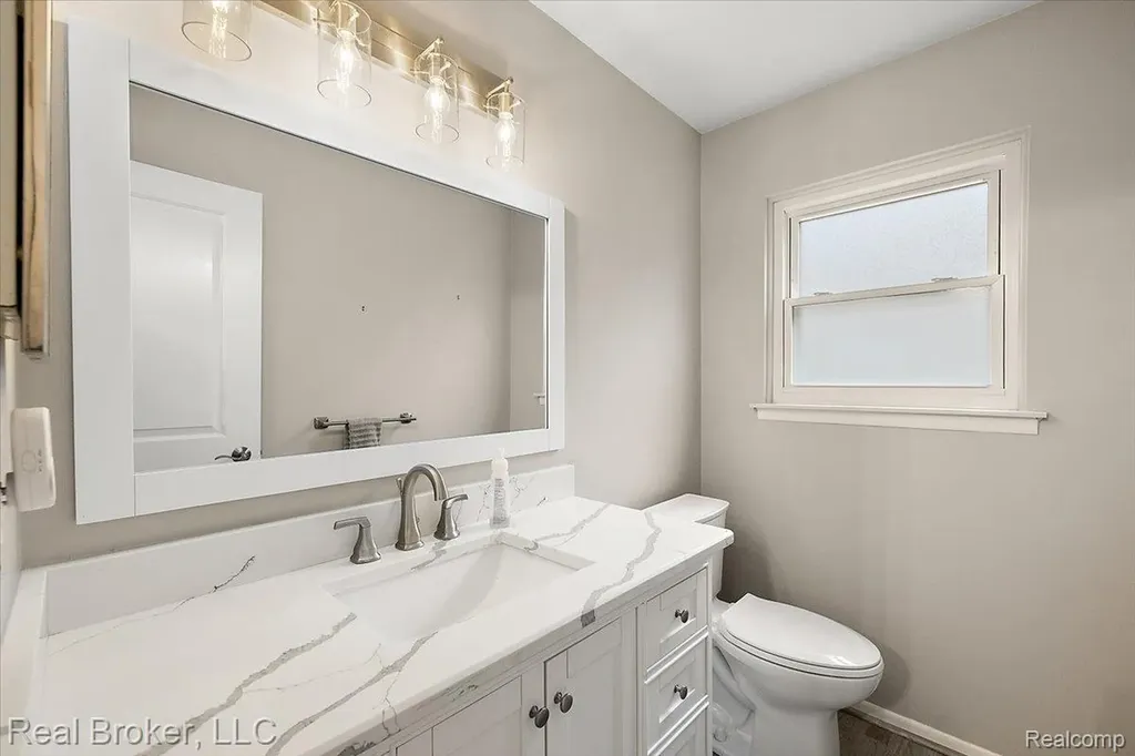 24765 Apple Crest Drive Novi City MI 48375