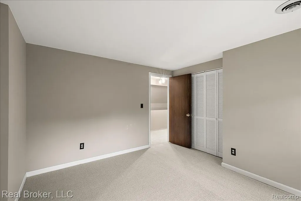 24765 Apple Crest Drive Novi City MI 48375