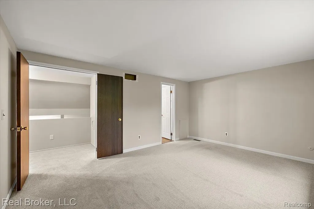 24765 Apple Crest Drive Novi City MI 48375