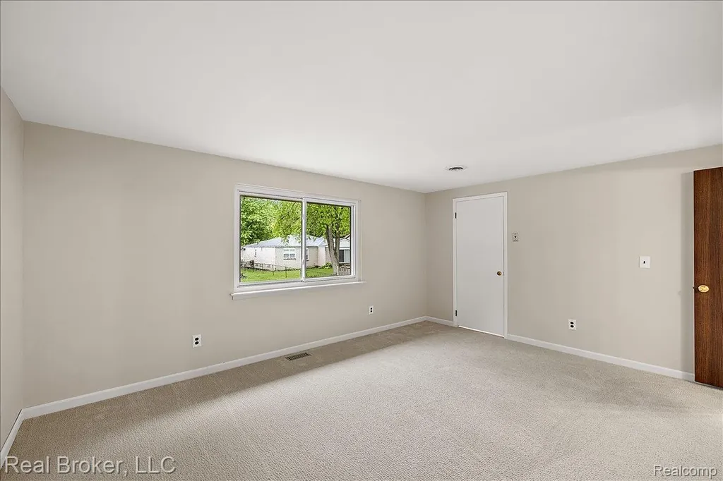 24765 Apple Crest Drive Novi City MI 48375
