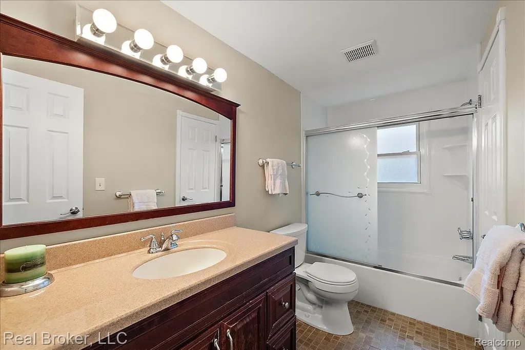 24765 Apple Crest Drive Novi City MI 48375