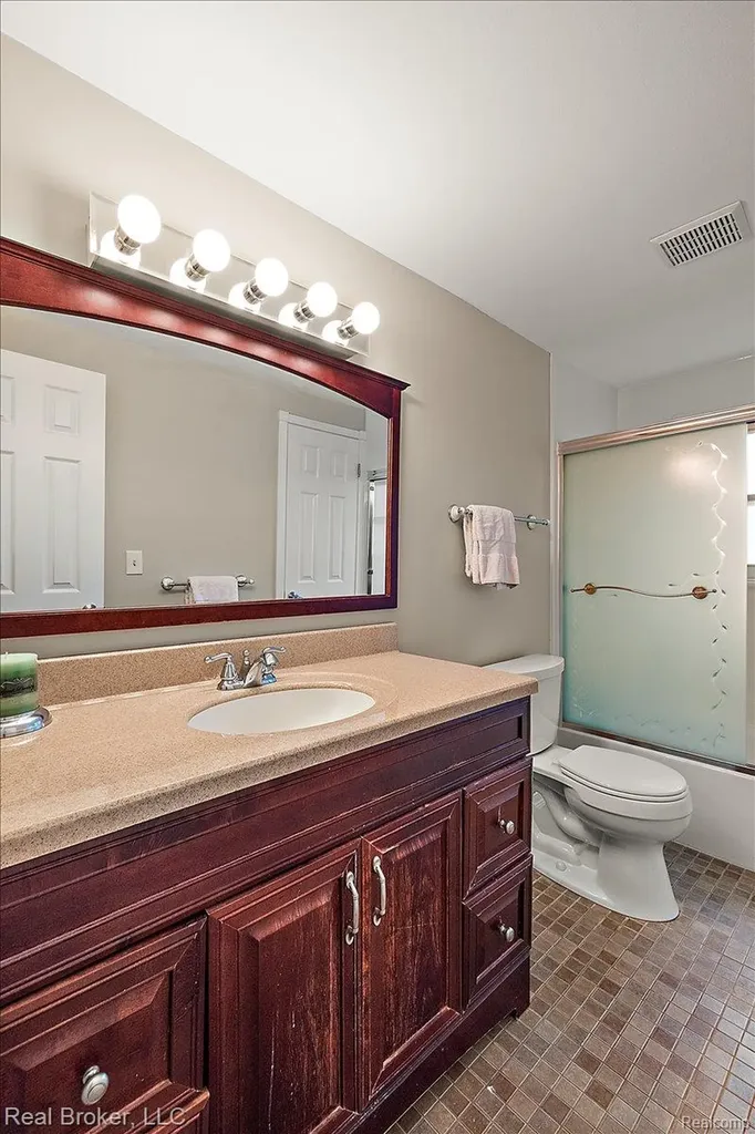 24765 Apple Crest Drive Novi City MI 48375